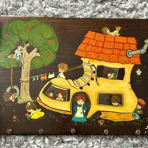 Vintage Wooden Key Holder with Old Woman In The Shoe House Design